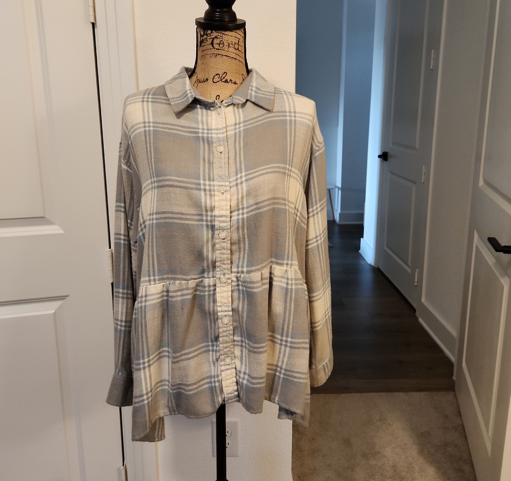 American Eagle Outfitters Gray Striped Shirt